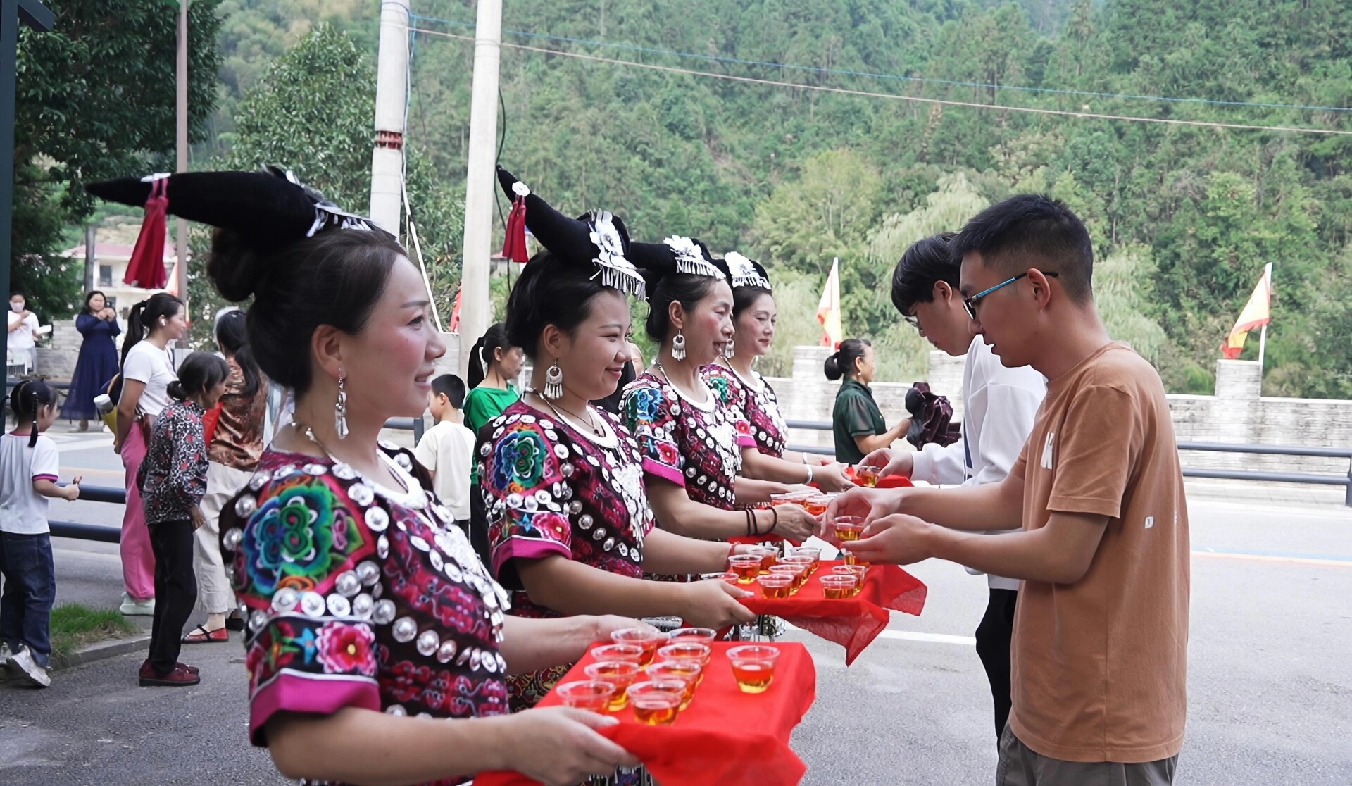 洞口：多彩文旅活动 全方位提升游客体验