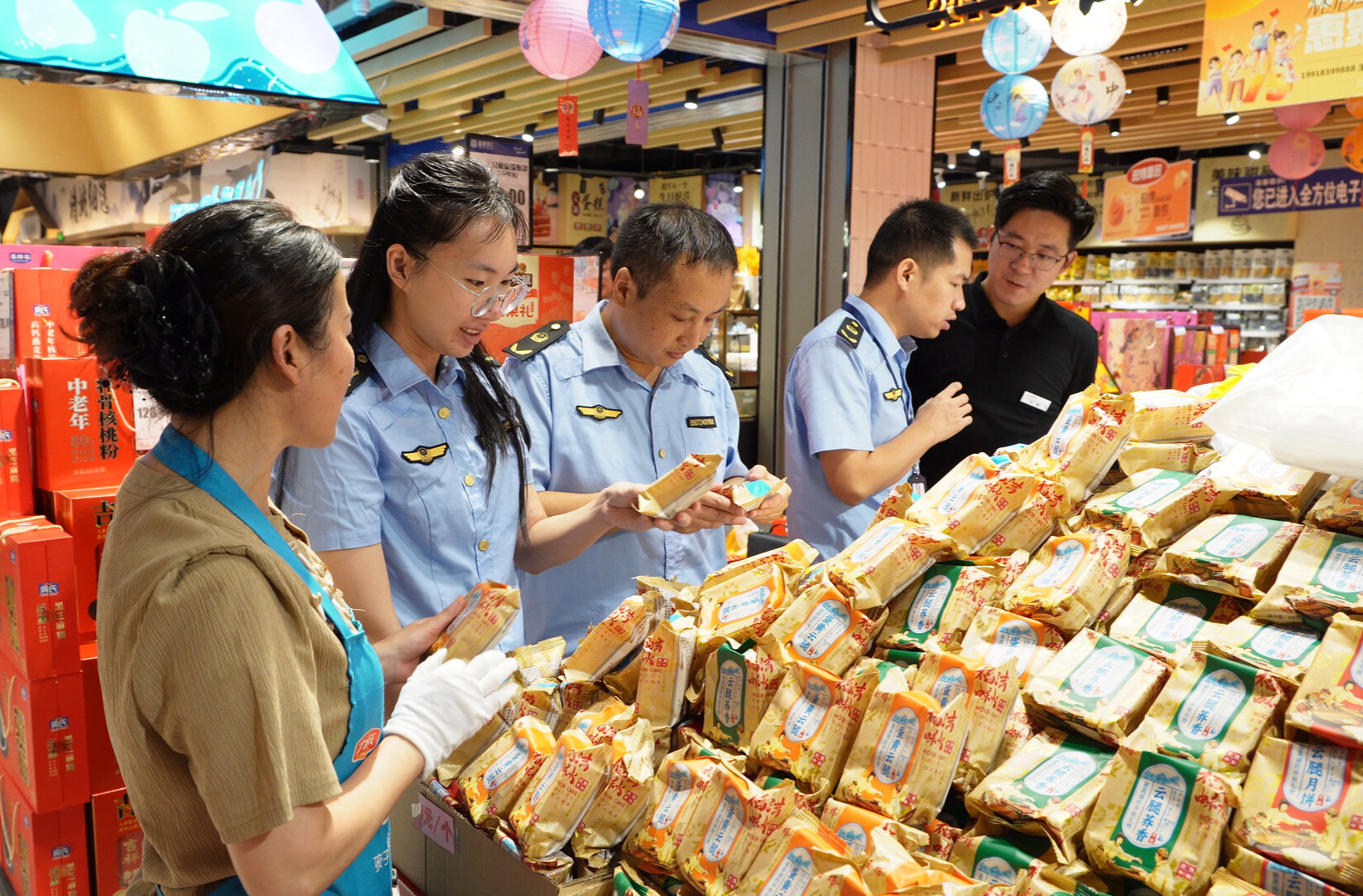 洞口：筑牢双节食品安全防线，守护“舌尖上的安全”