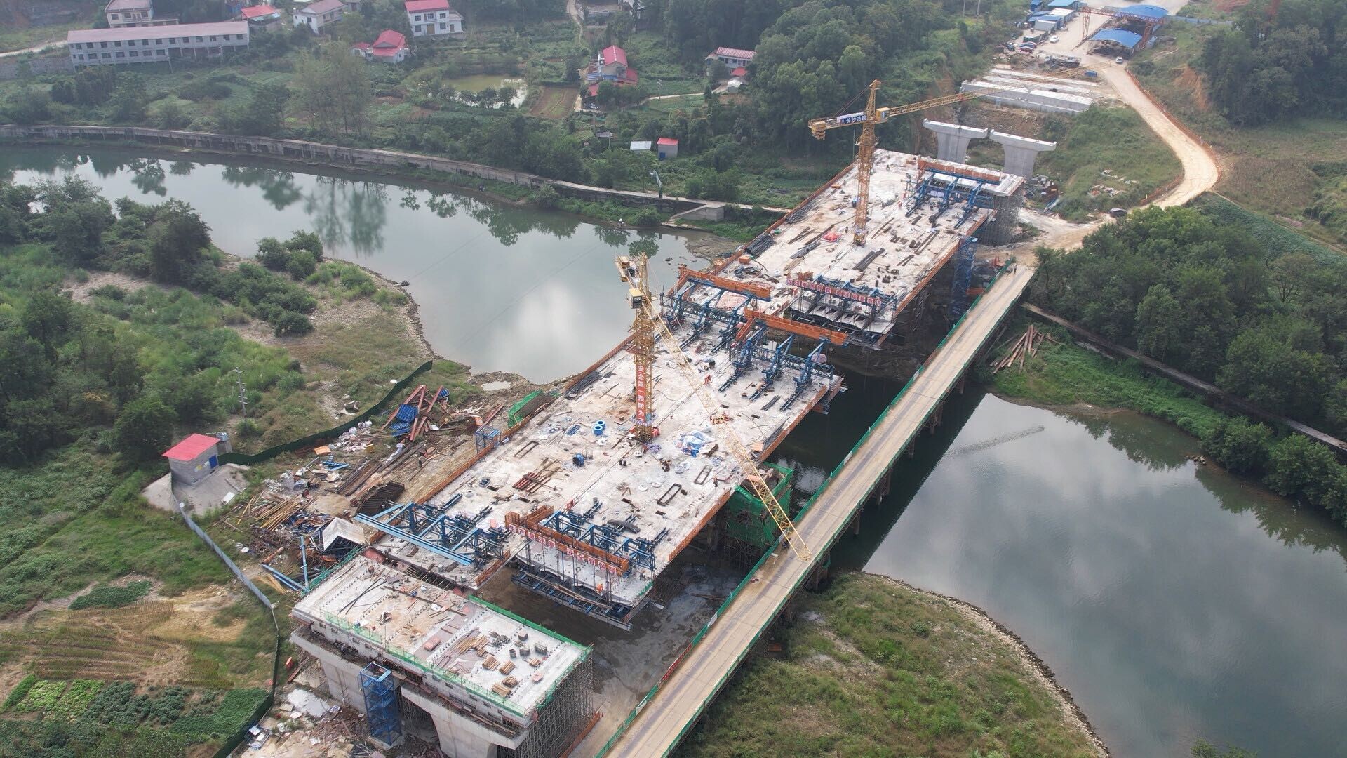 国庆假期施工忙  重点项目建设“不打烊”