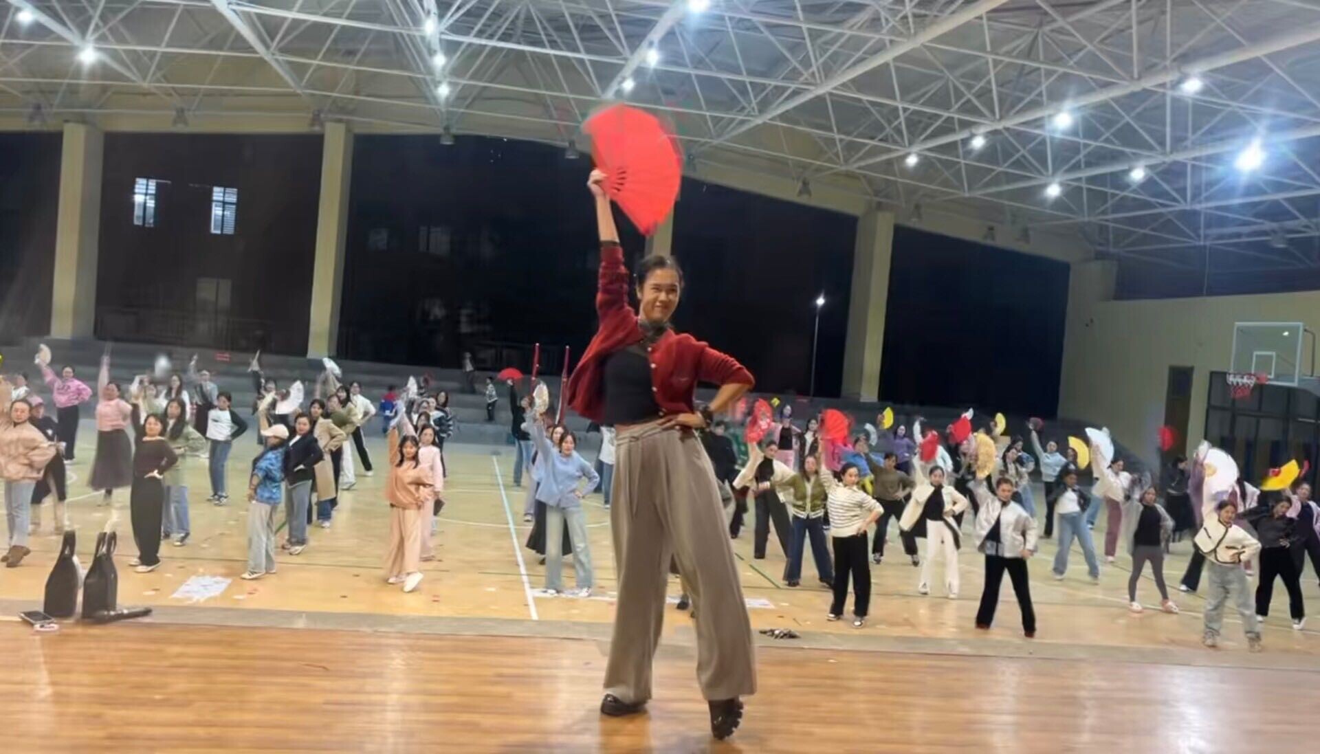 湘超赛场上的洞口风采：掌声的背后是汗水与热爱