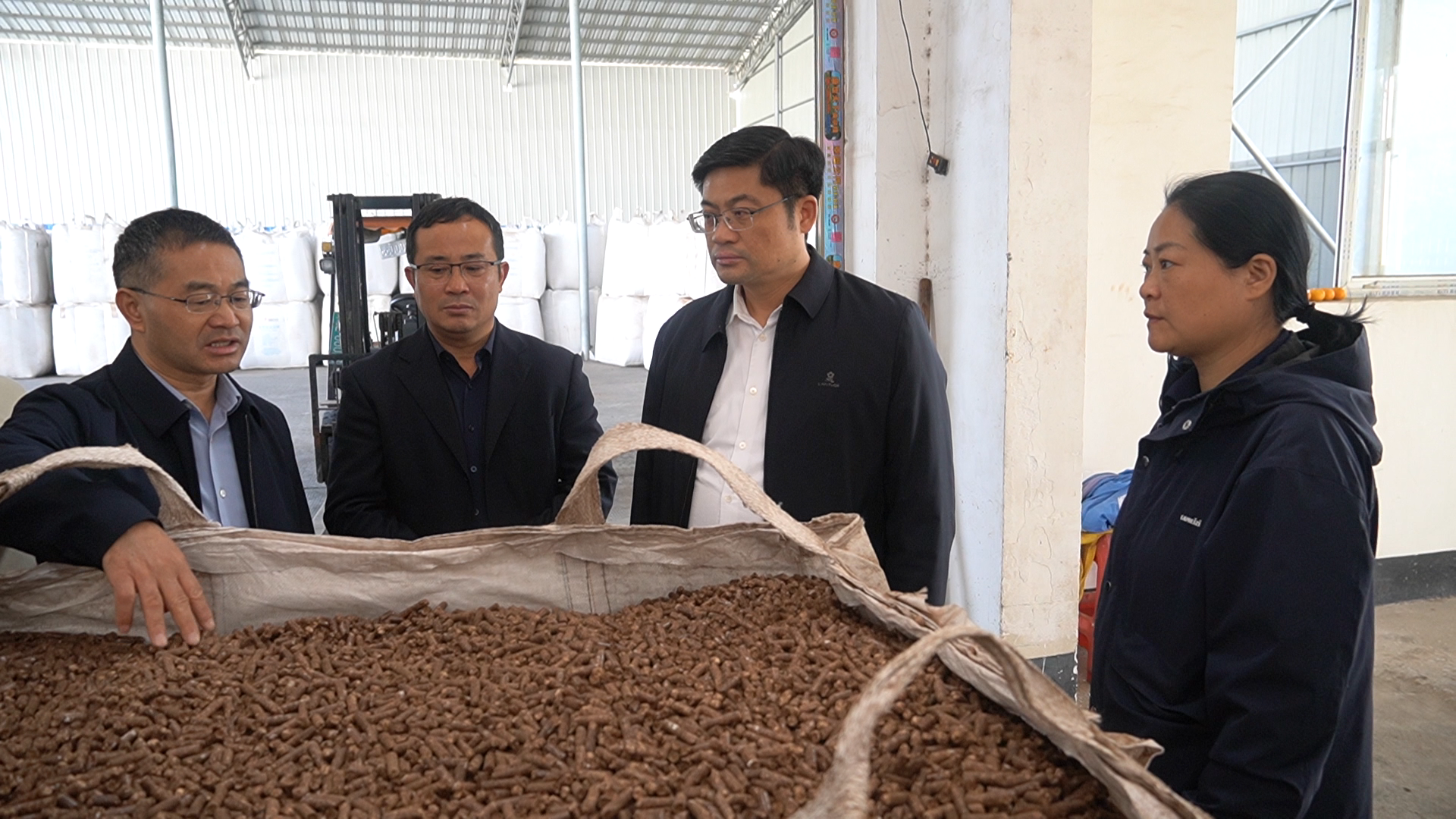 余勋伟到洞口县督导检查安全生产工作