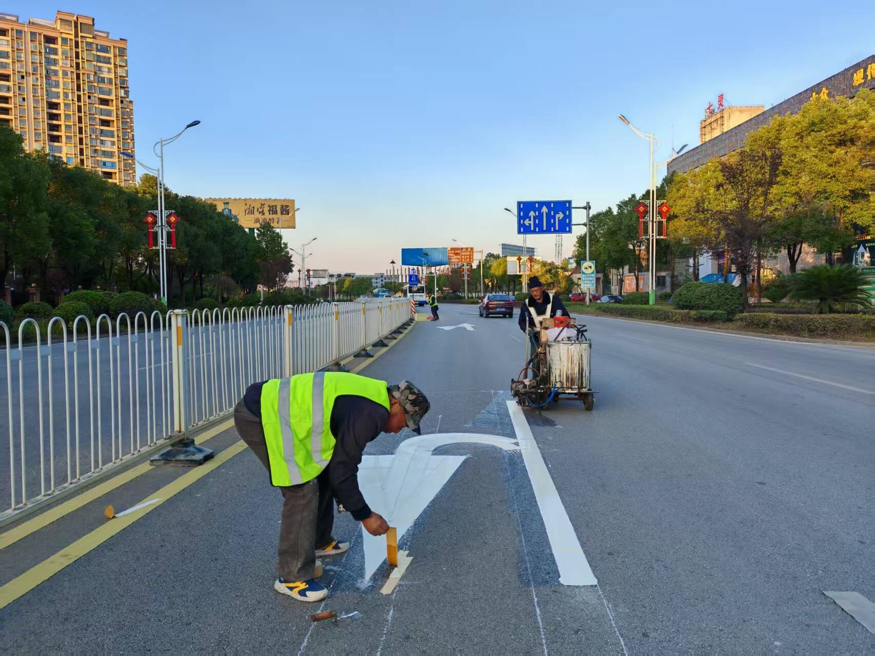 蔡锷南路新划掉头标线提升通行效率