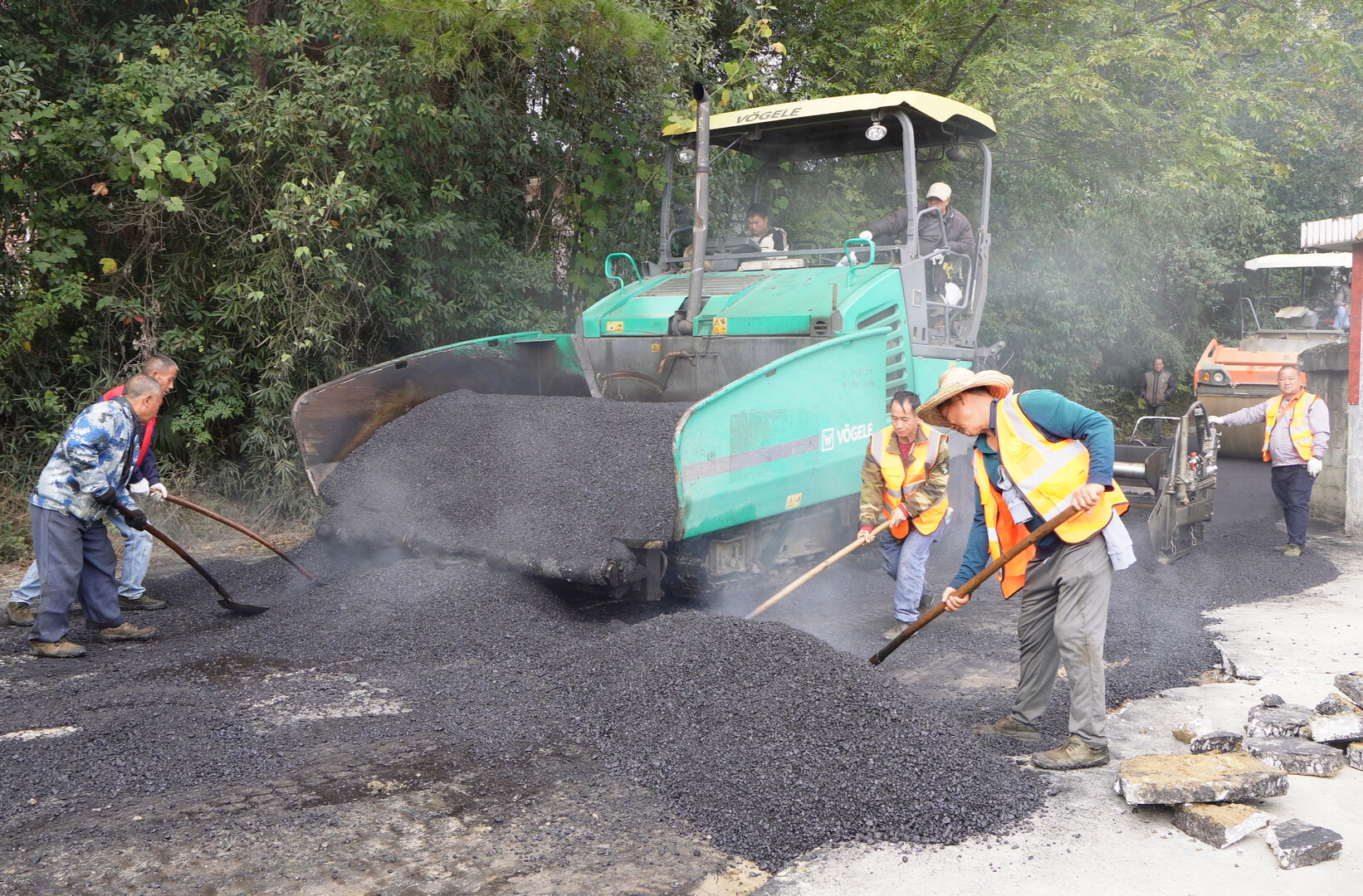 洞口：抢抓晴好天气 加速推进农村公路修复性养护工程