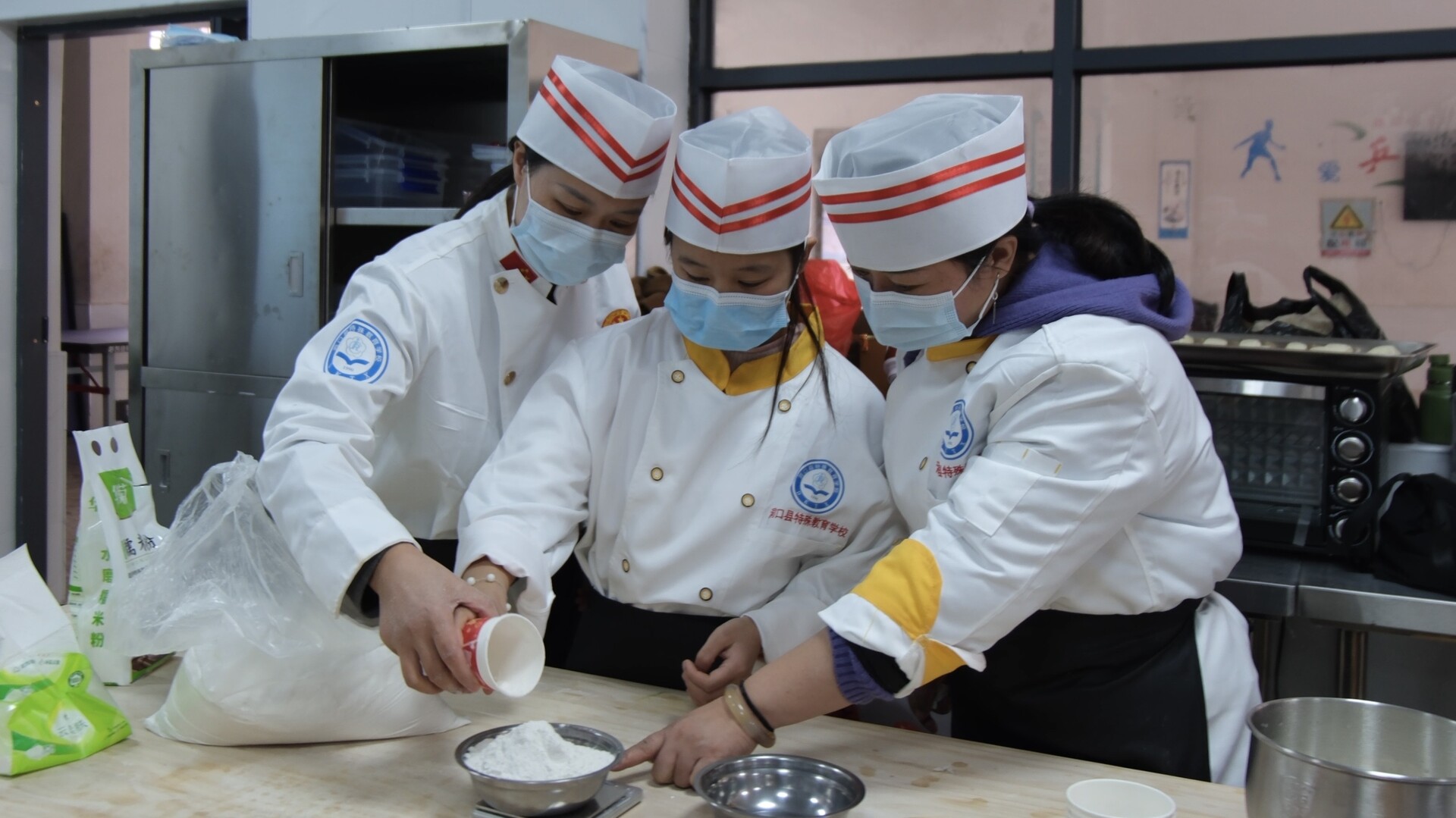 世界残疾人日：县特殊教育学校“面点小课堂”暖人心扉