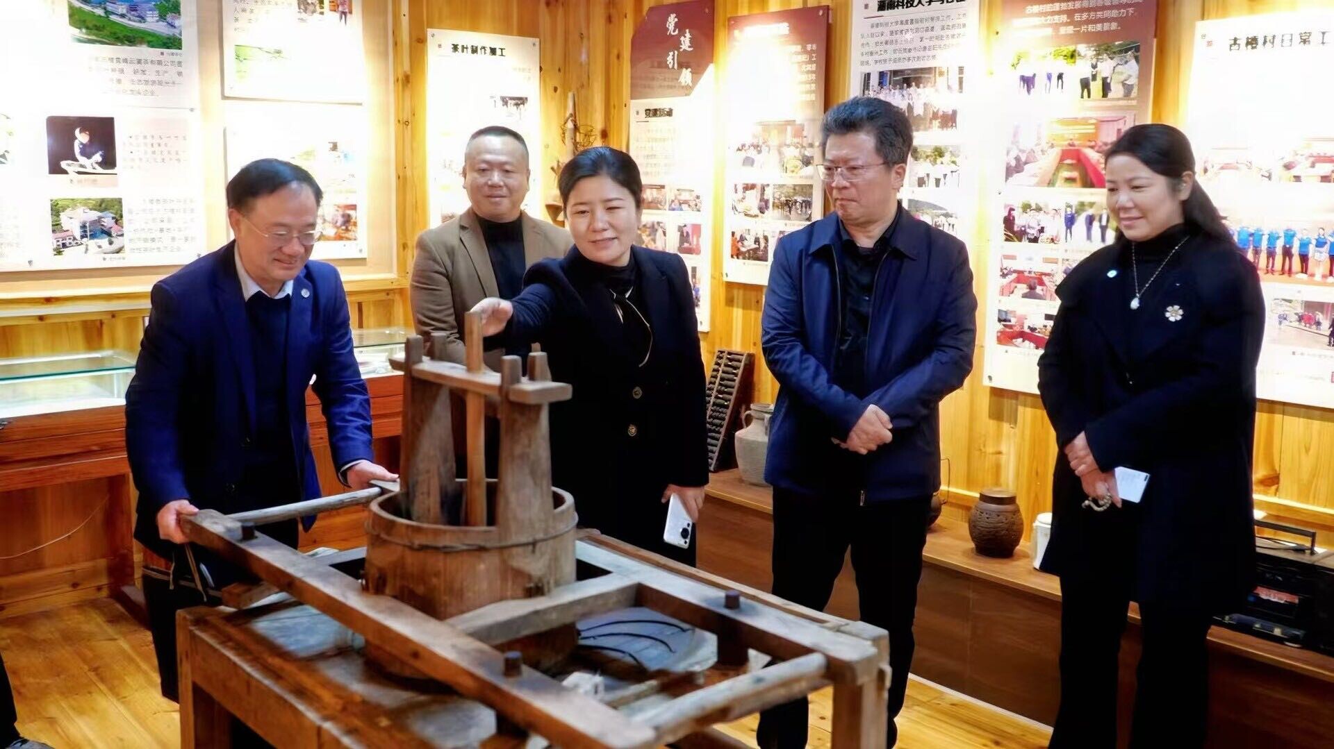 湖南科技大学来我县古楼村调研乡村振兴工作