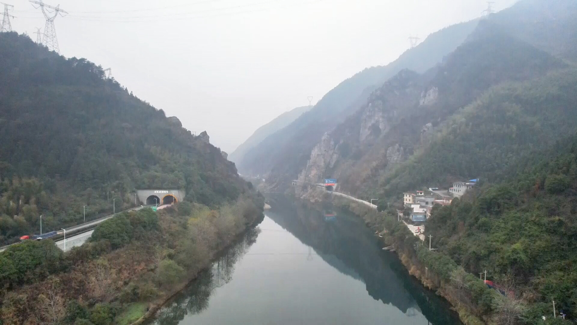 洞口塘狗爬岩景区：云雾与自然的绝美共鸣