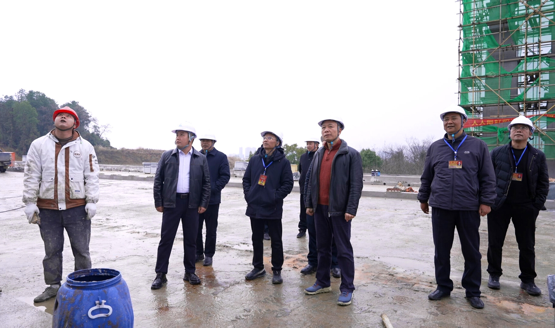 洞口县人大常委会组织开展“人大代表品年味”专项视察 护航民生保障工程落地见效