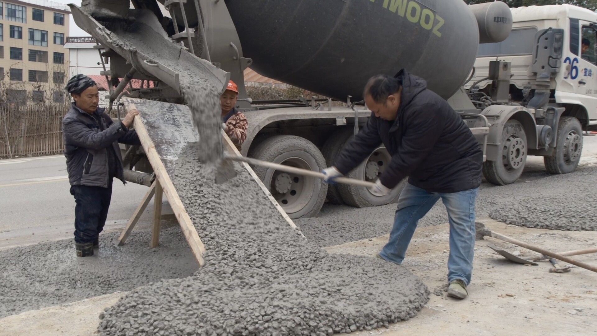 花园镇：筑牢防汛“安全堤” 守护群众平安路