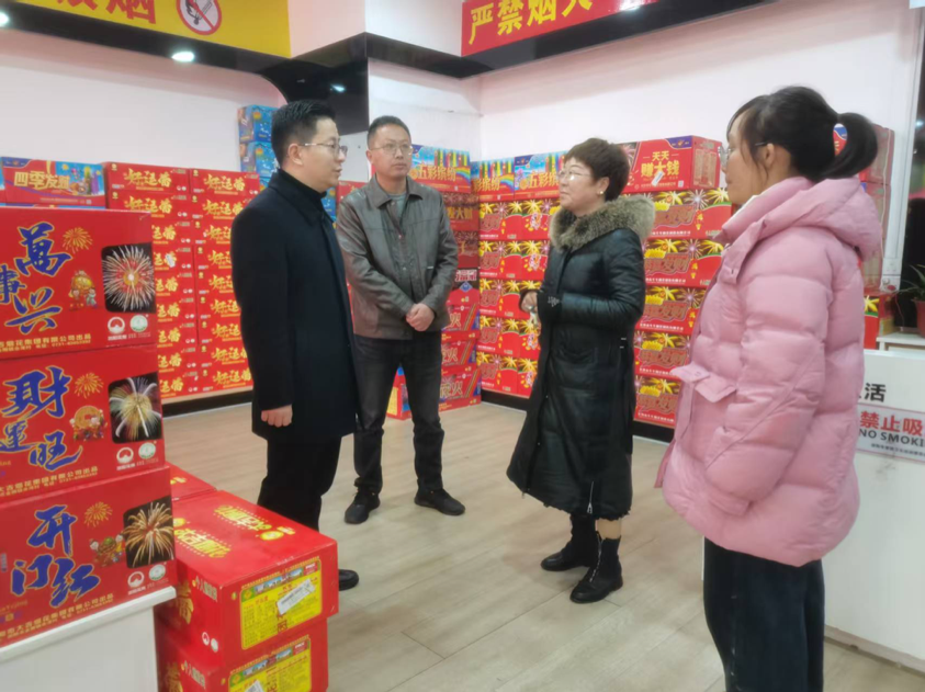 刘玮督导调研江口镇安全生产工作并慰问困难党员