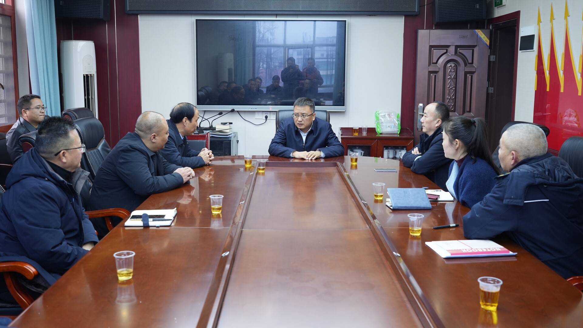 许治国看望慰问春节假期值班值守人员