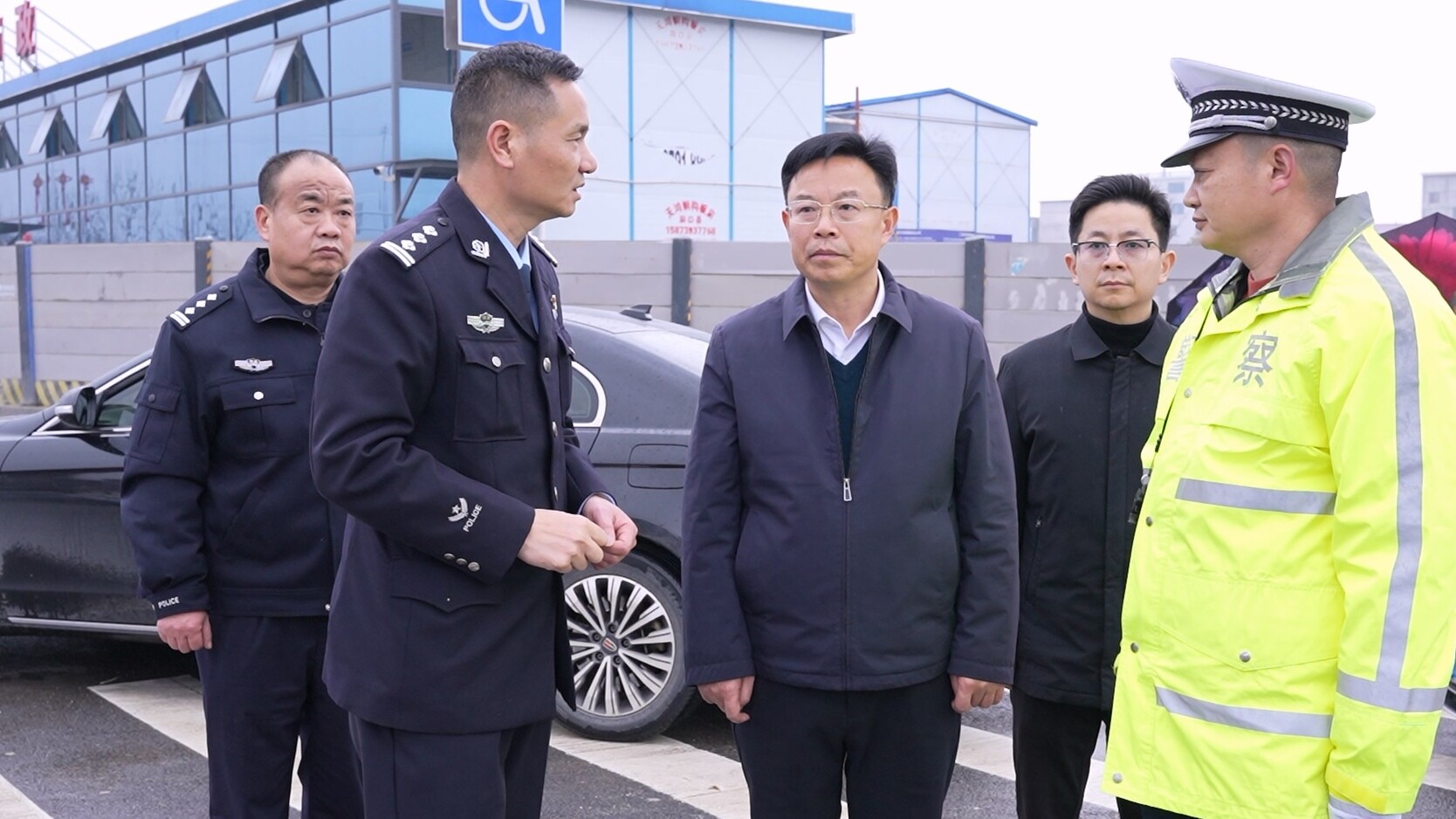 严守安全底线 全力保供惠民——吴韬检查安全生产、市场保供及道路交通安全工作