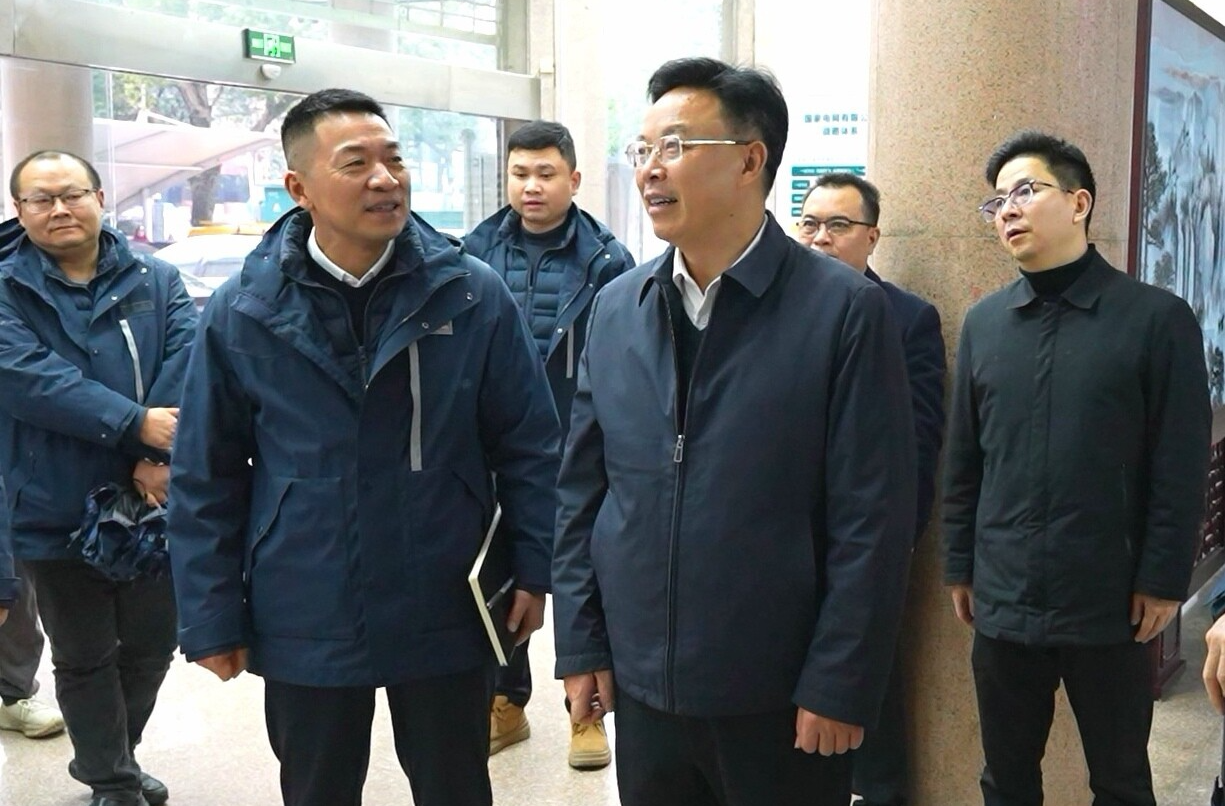 吴韬看望慰问春节假期在岗工作人员