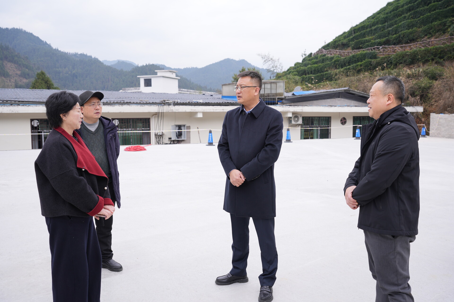 许治国督导节日期间安全生产、交通保畅等工作