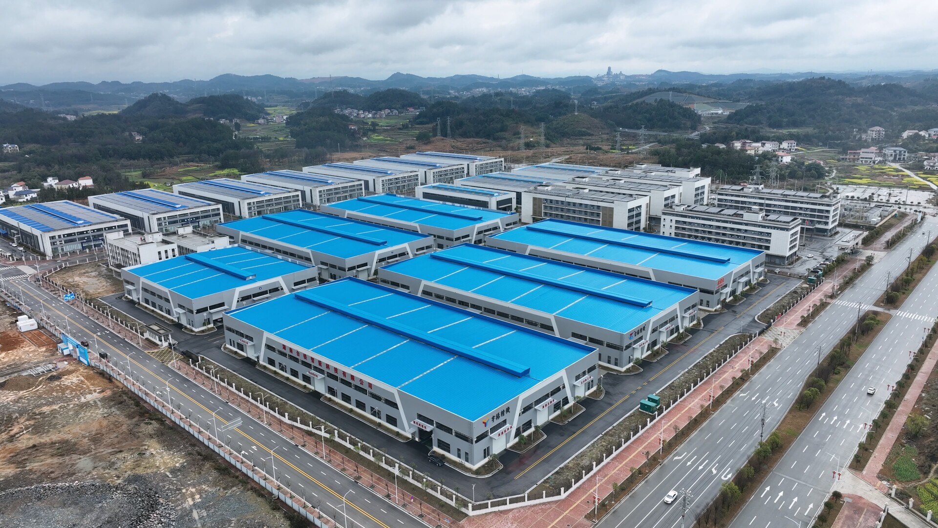 洞口县经开区：开足马力赶订单 复工复产冲刺 “开门红”