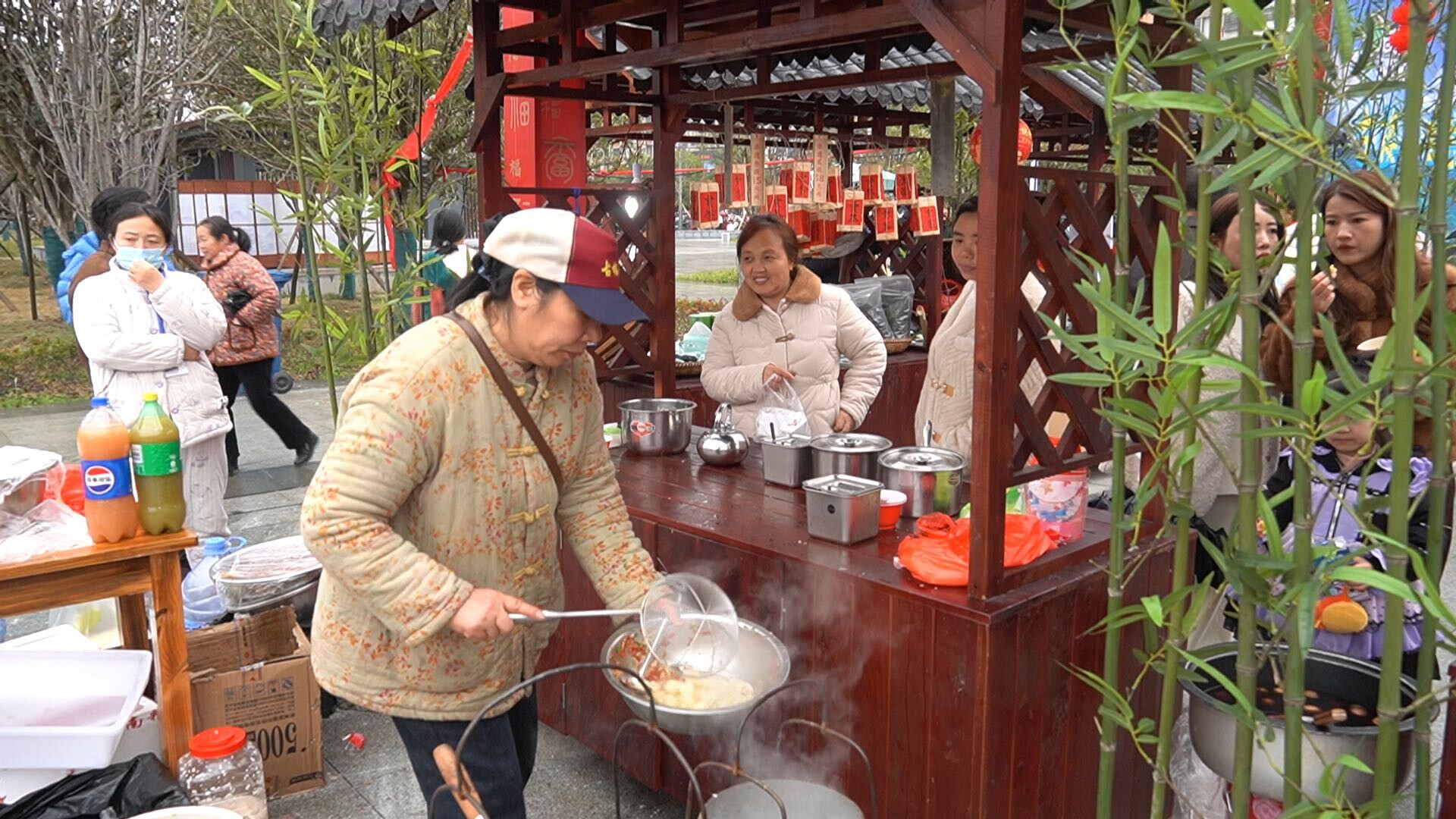 非遗闹元宵 幸福满桔城——洞口县元宵喜乐会开启 特色美食点燃群众热情