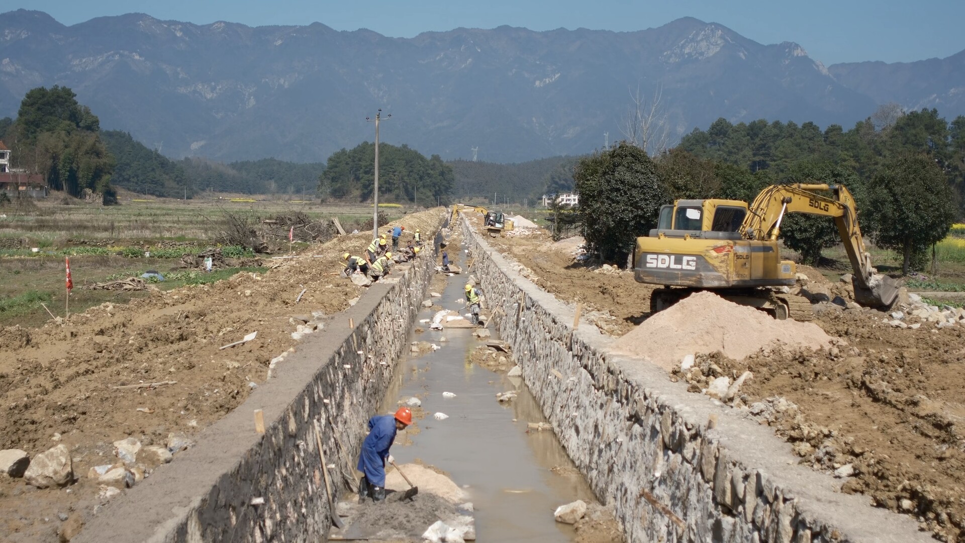 抢抓晴好天气   加速推进高标准农田建设
