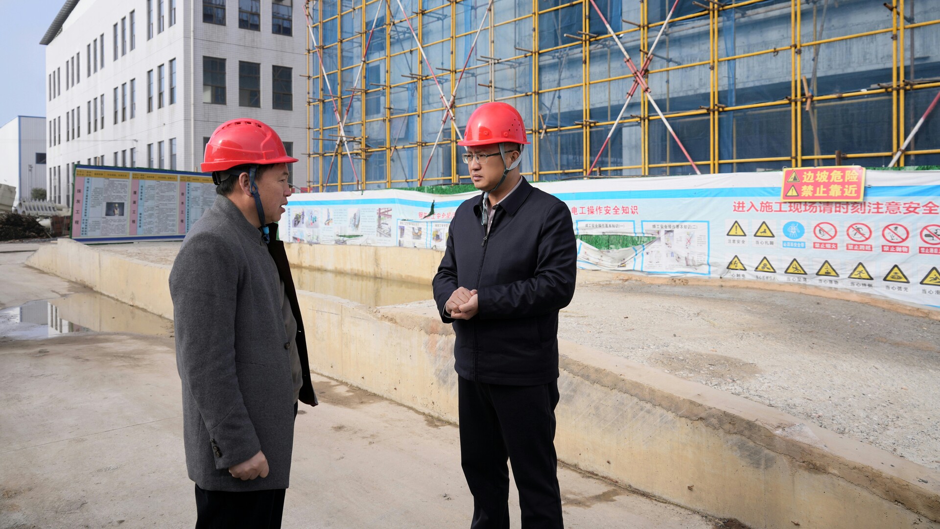 许治国调研春耕生产、项目建设、安全生产等工作