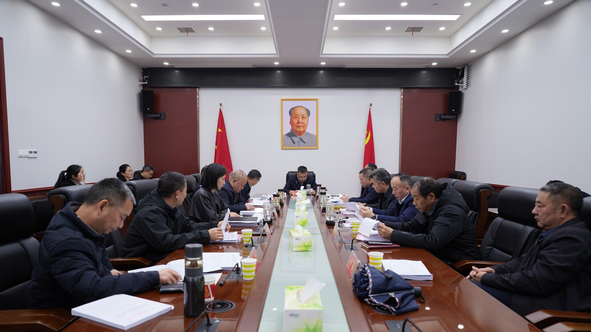 县政府党组举行树立和践行正确政绩观学习教育读书班暨2026年理论学习中心组第3次集体（扩大）学习