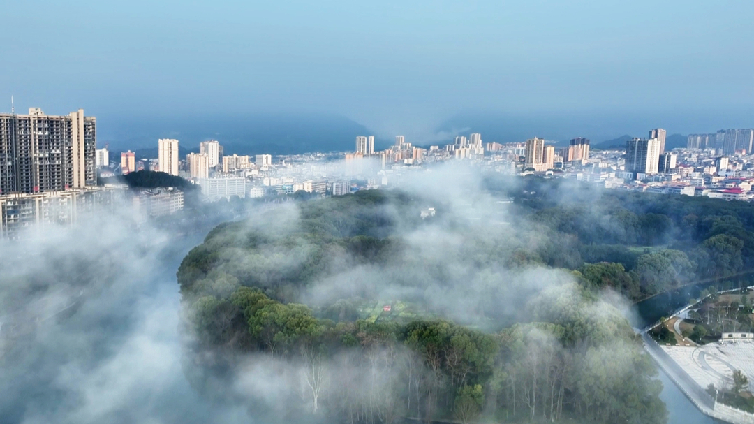 洞口：云隐仙踪 山水画境