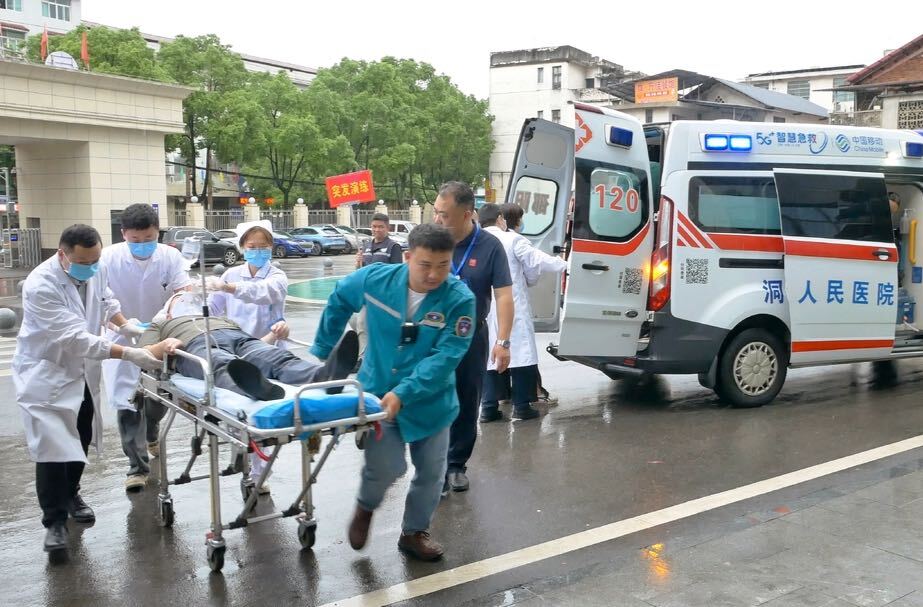 洞口县开展烟花爆竹燃爆事故医疗救治应急演练