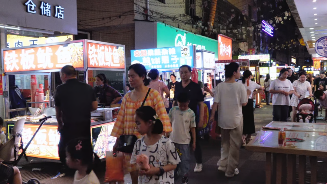 洞口：夜经济激活消费新动能