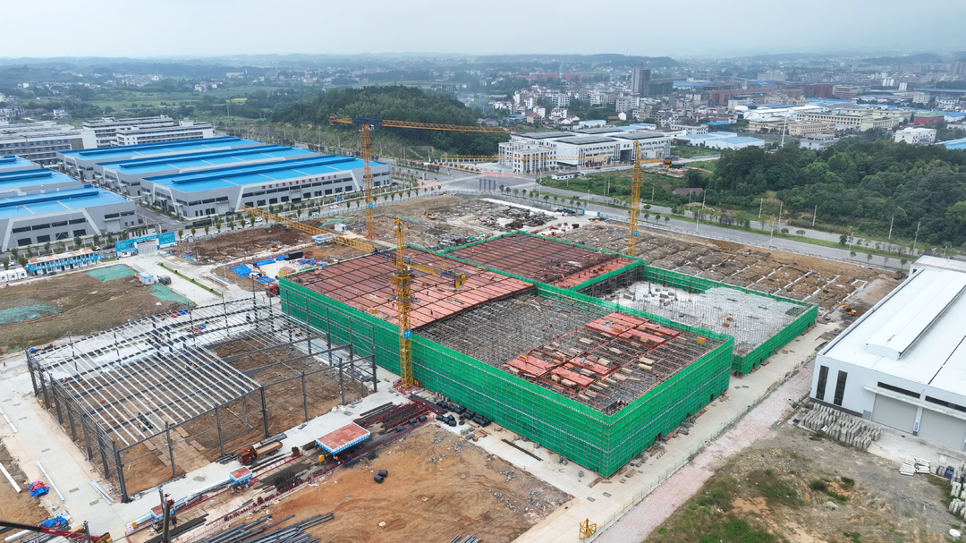洞口：“错峰”施工保进度  高温酷暑建设不减速