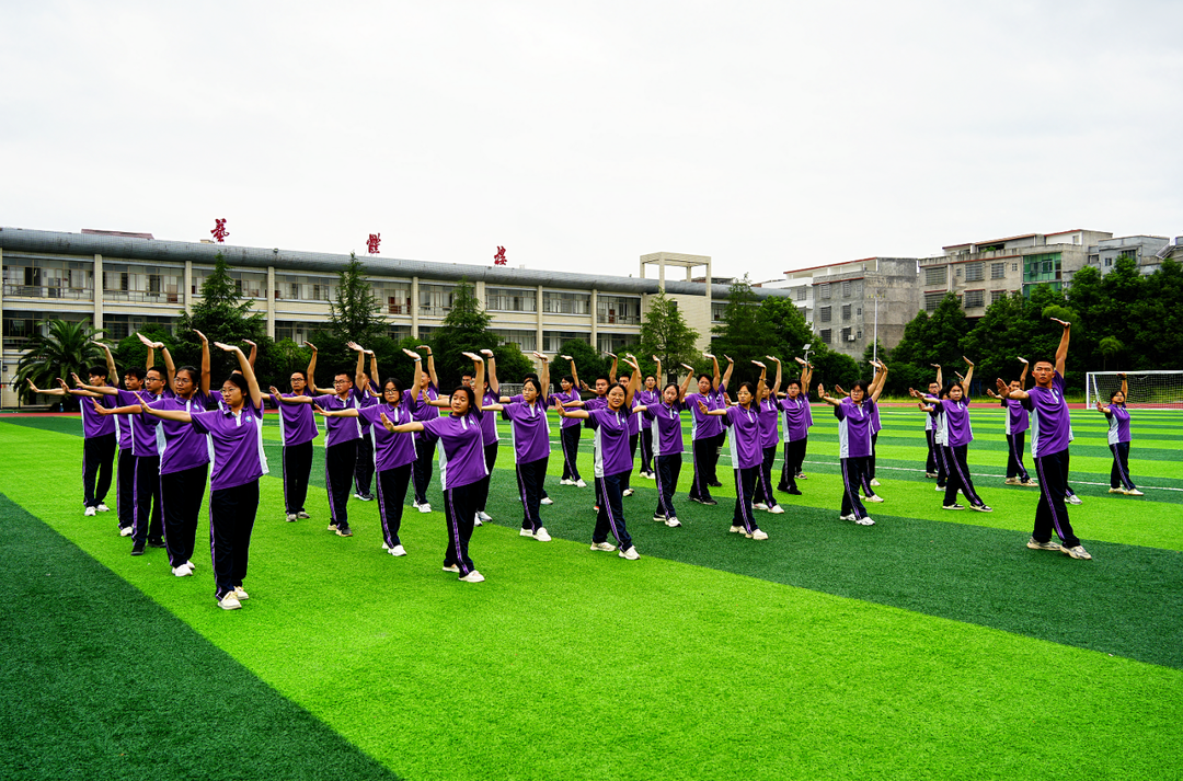 洞口：各中小学举办丰富多彩“开学第一课” 以昂扬姿态开启新学期