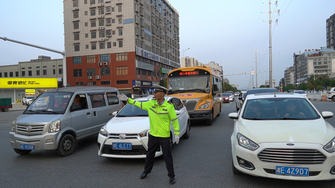 国庆我在岗丨洞口县公安局交通管理大队：全力护航国庆平安畅通路