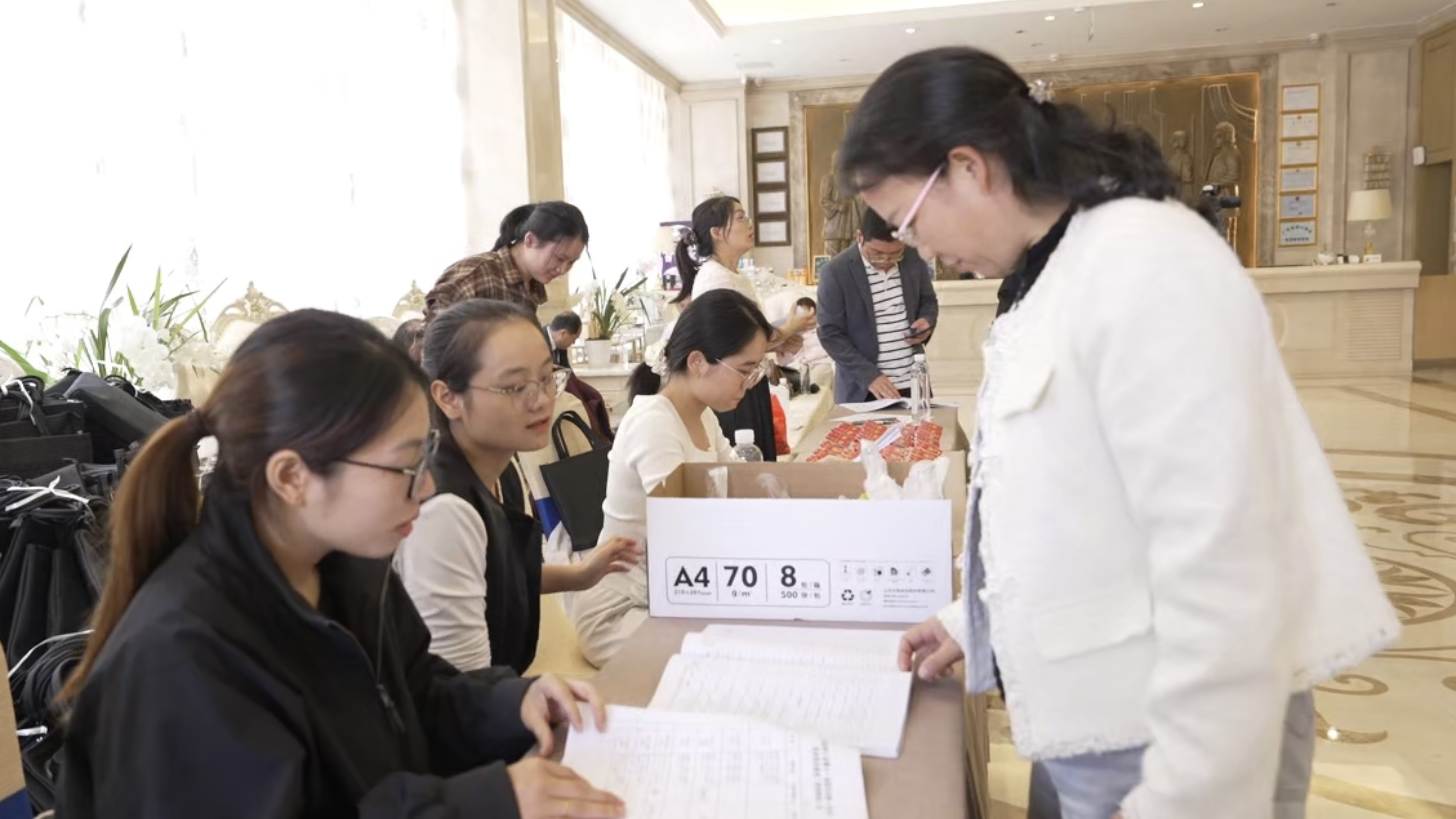 怀揣民声赴盛会 凝心聚力启新程 | 政协洞口县第十一届委员会第一次会议委员陆续报到
