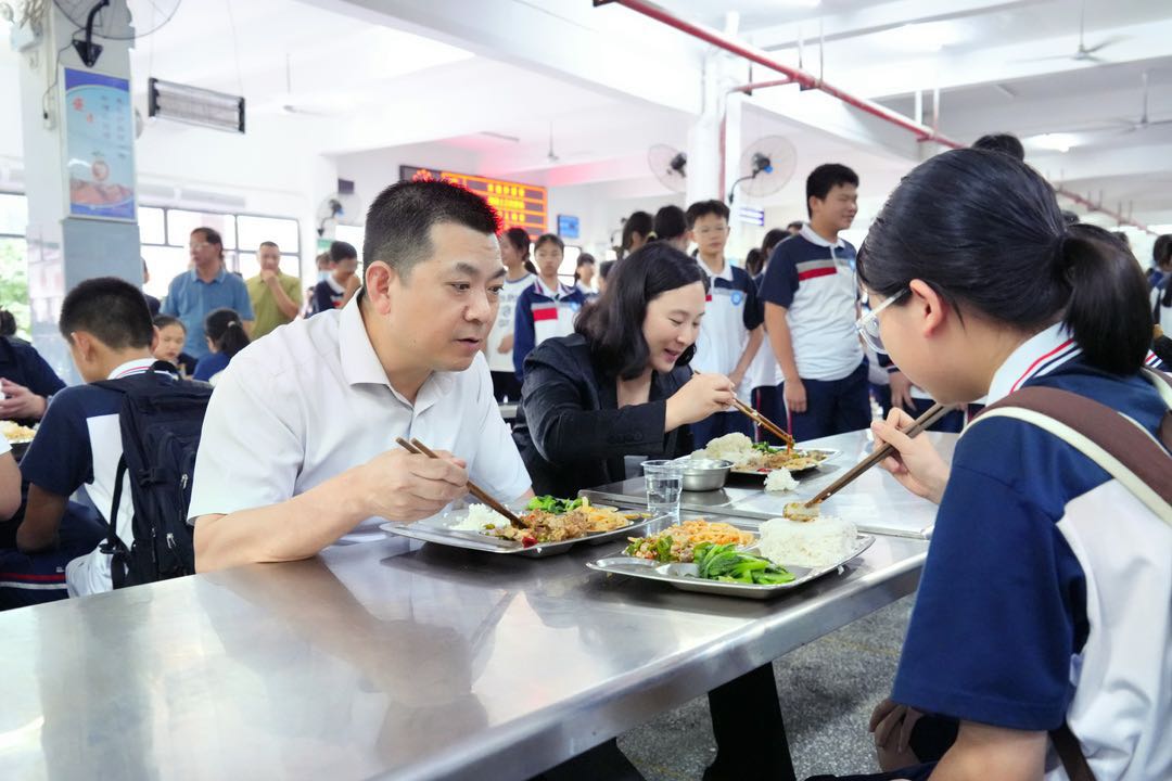 王智刚调研校园食品安全工作