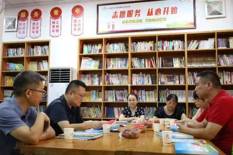 县委社会工作部调研大邵公益志愿服务工作(图2)