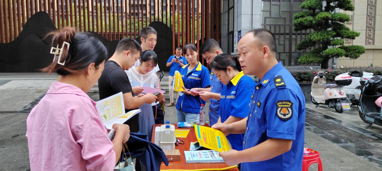 ﻿洞口县城管局：燃气安全进社区 平安护航迎双节 优化营商注活力