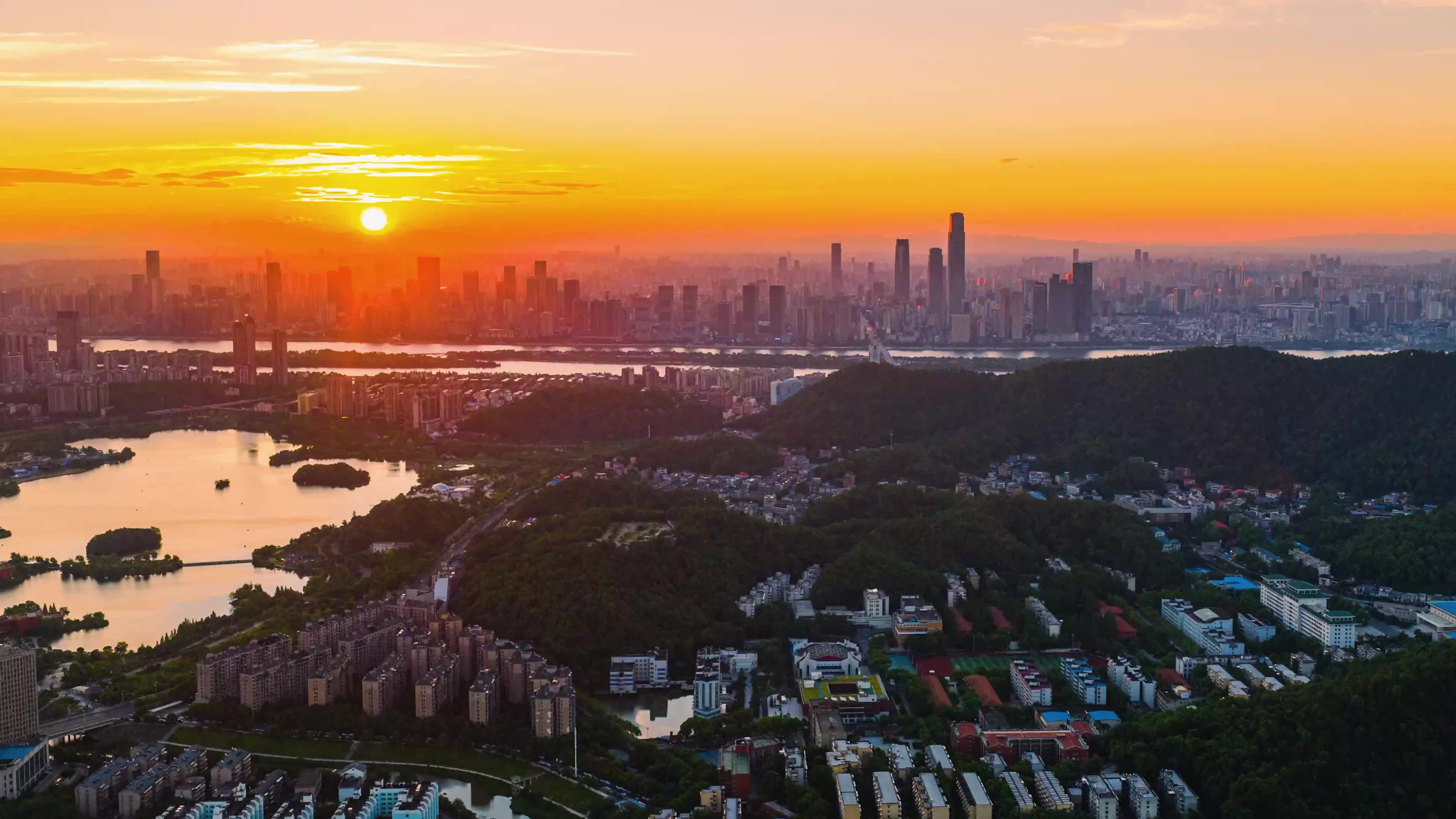 温情共筑幸福家园