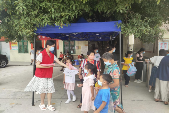 山门镇开展“利剑护蕾”禁毒、反电诈宣传进校园活动