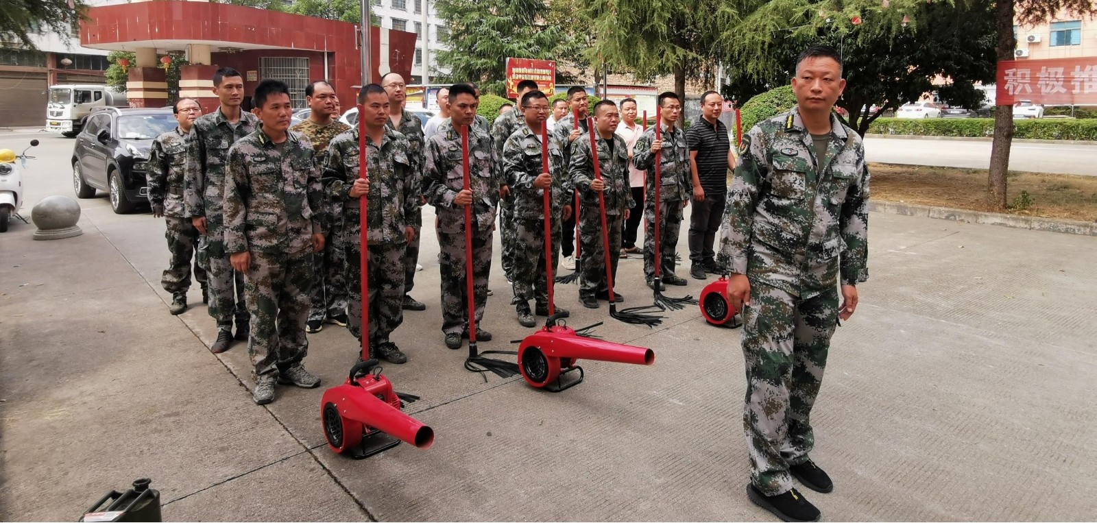 石江镇：森林防火弦绷紧 灭火技能常练习