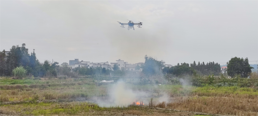 竹市镇：森林防火添“新兵”，无人机前来助力！