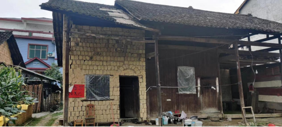 山门镇：依法拆除老旧危房  切实消除安全隐患