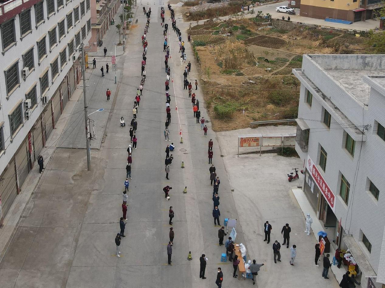 【最温暖的洞口人】石江镇：无人机空中喊话  科技助力疫情防控