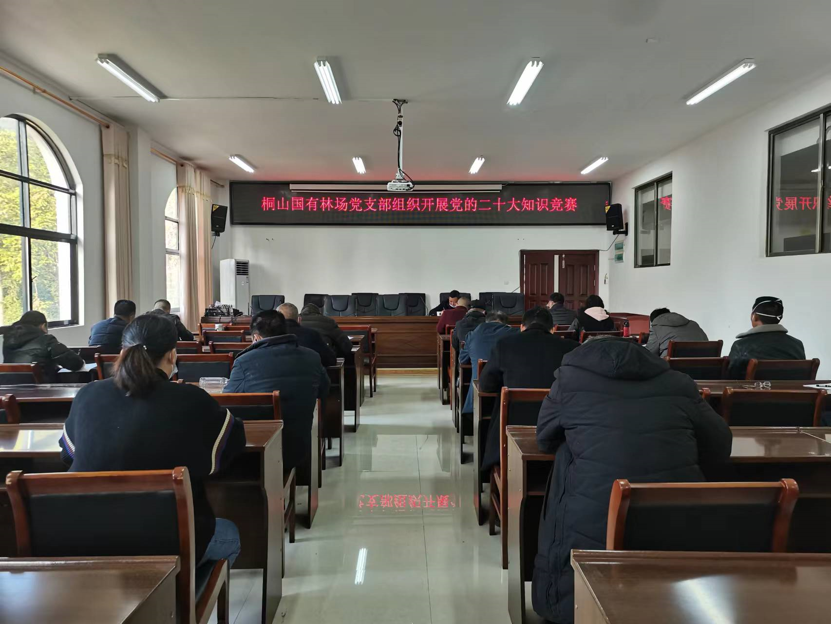 【洞口县学习宣传贯彻党的二十大精神】【建好学习大讲台 讲好新思想】之四十二：县林业局到桐山国有林场宣讲党的二十大精神