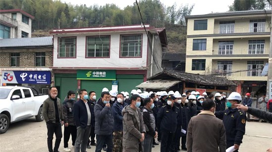 罗溪瑶族乡开展市容市貌整治，规范集镇经营秩序