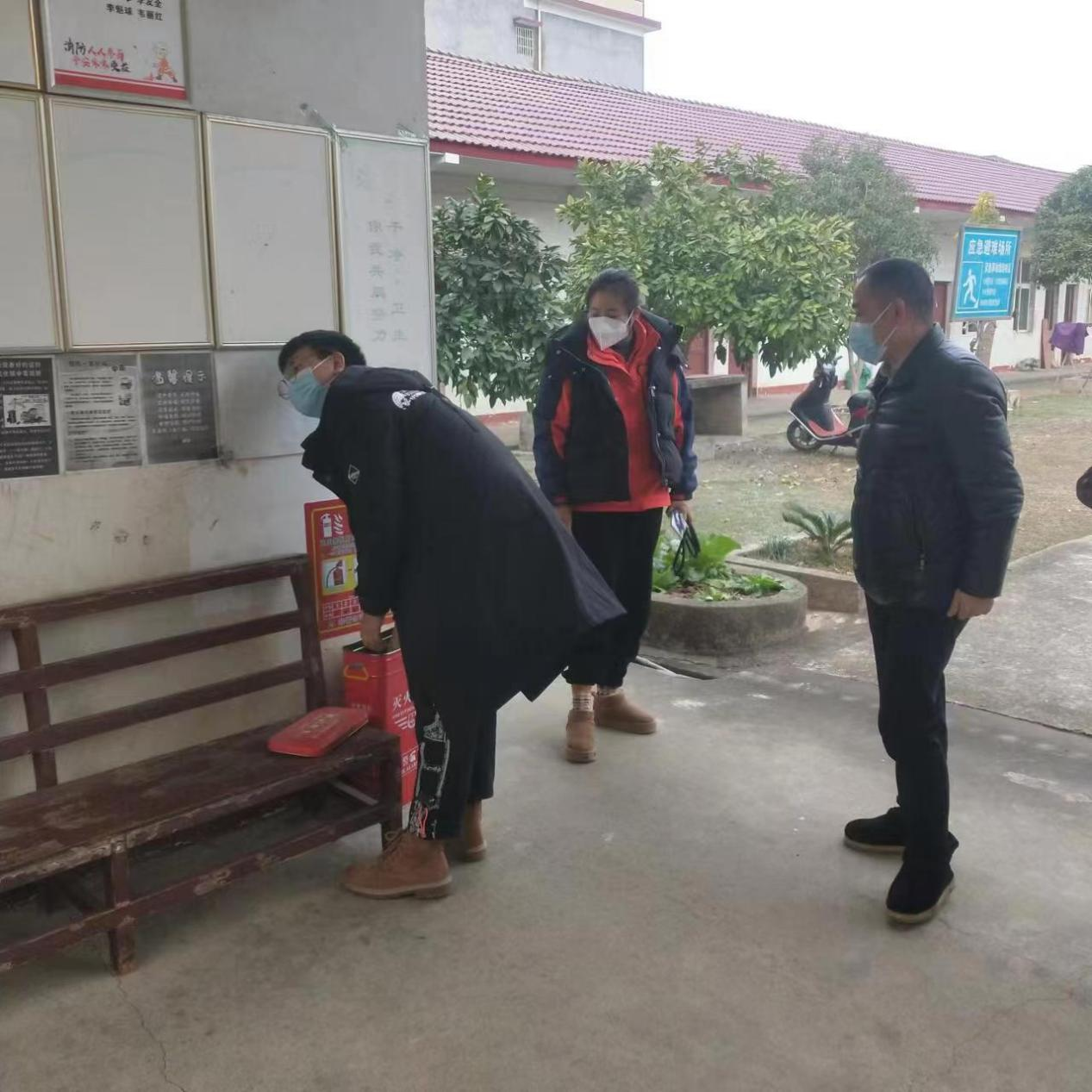 杨林镇检查杨林敬老院安全生产工作