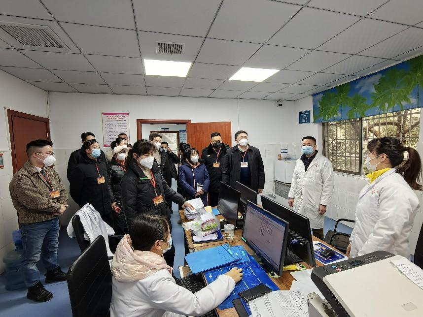 高沙镇人大代表视察镇卫生院新冠病毒感染救治工作