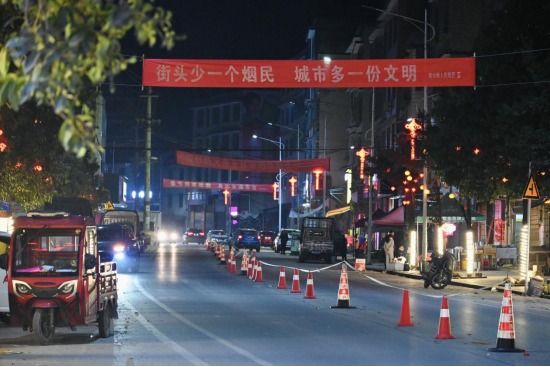 岩山镇：浓浓年味遍布街巷，暖心服务护航新春