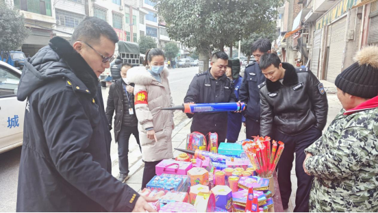 竹市镇：抓实烟花爆竹“打非治违”专项行动