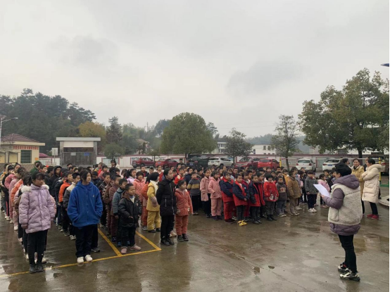 毓兰镇：加强普法宣传教育 增强师生法治意识