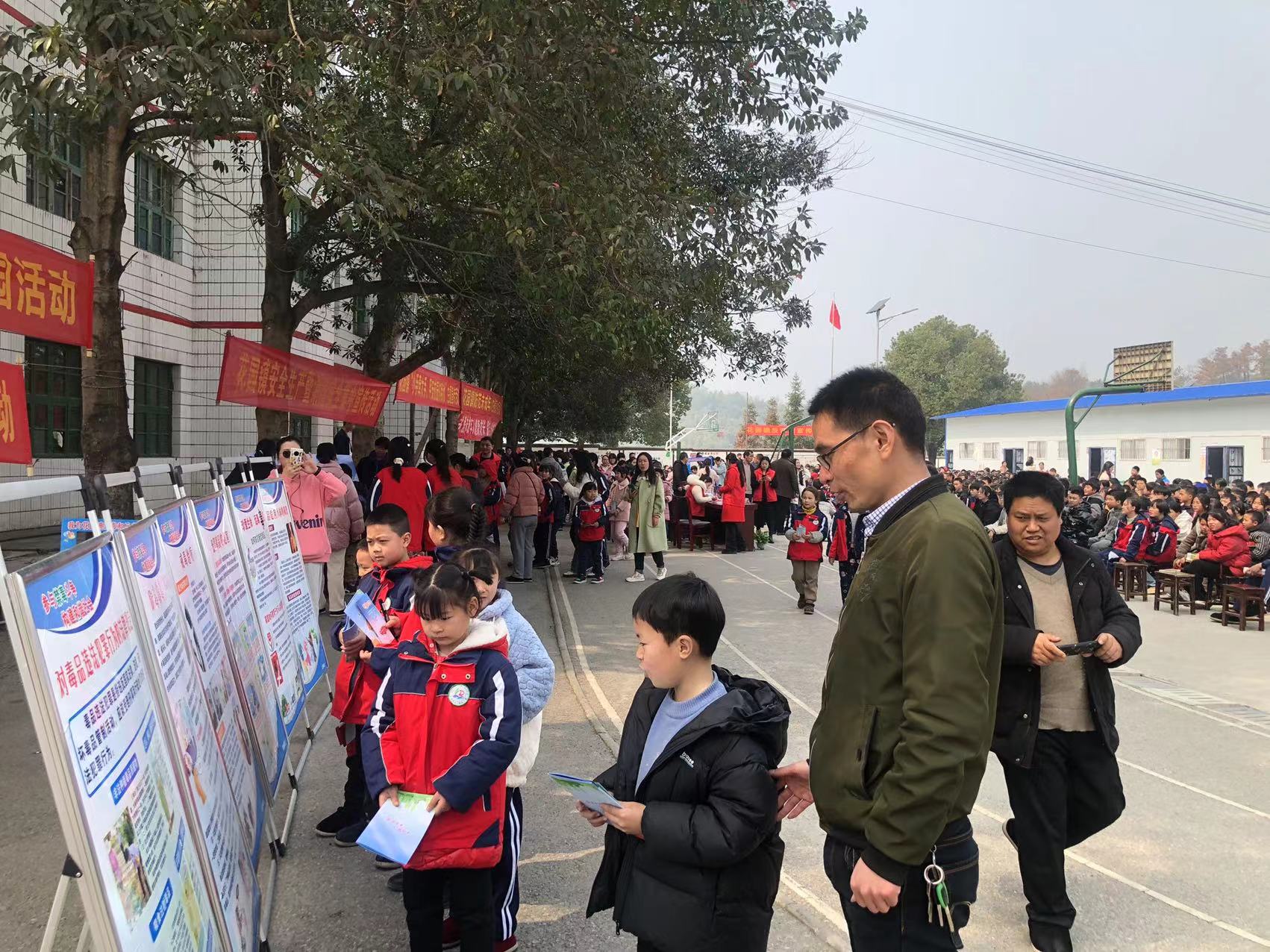 花园镇：禁毒宣讲进校园