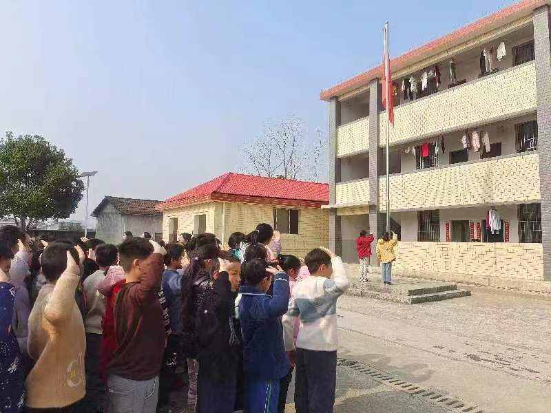 杨林镇：弘扬雷锋精神，促进民族团结