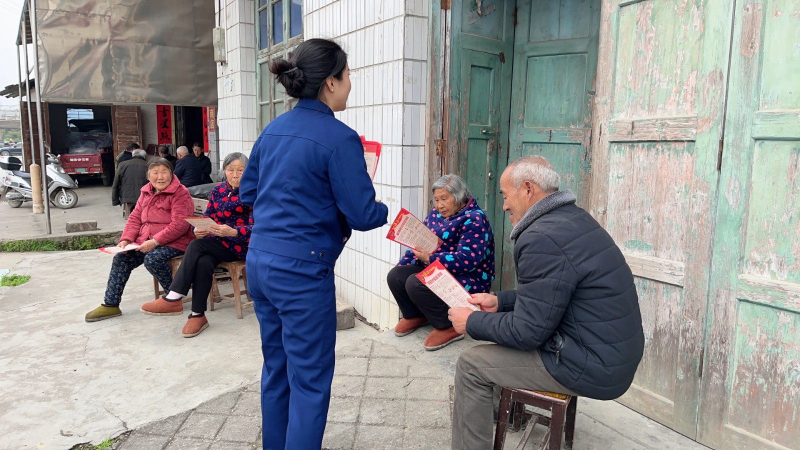 消防宣传零距离  贴心讲解暖人心