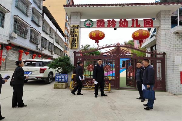 县消防救援大队联合多部门“多管齐下”为校园安全保驾护航