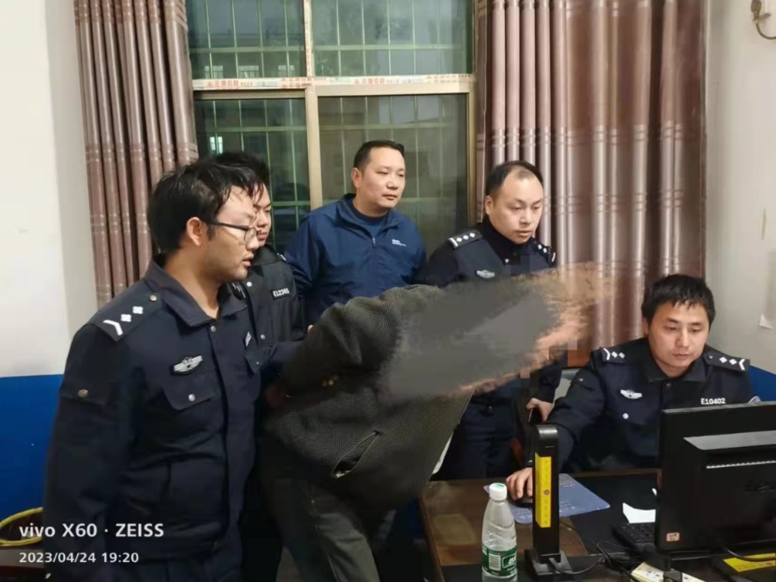 县公安局竹篙塘派出所10小时破获一起入室盗窃案